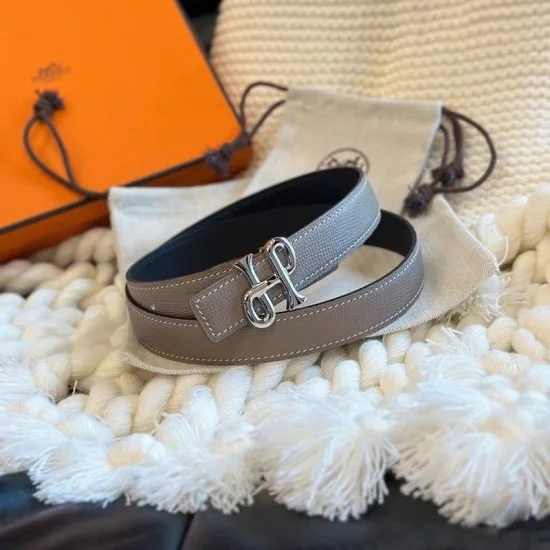 【シルエットが綺麗♪】HERMES★Cor Baroque ベルト バックルがコーデのポイントに】HERMES Cor Baroqueベルト